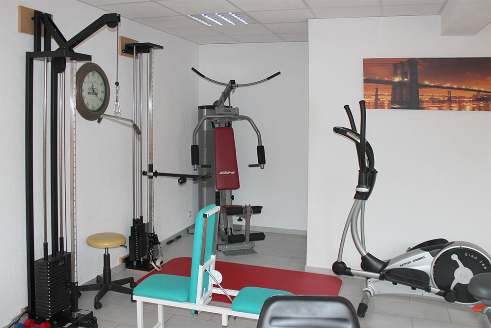 Einrichtung - Physiotherapie Weitmar-Mitte · Krankengymnastik und Massage in 44795 Bochum